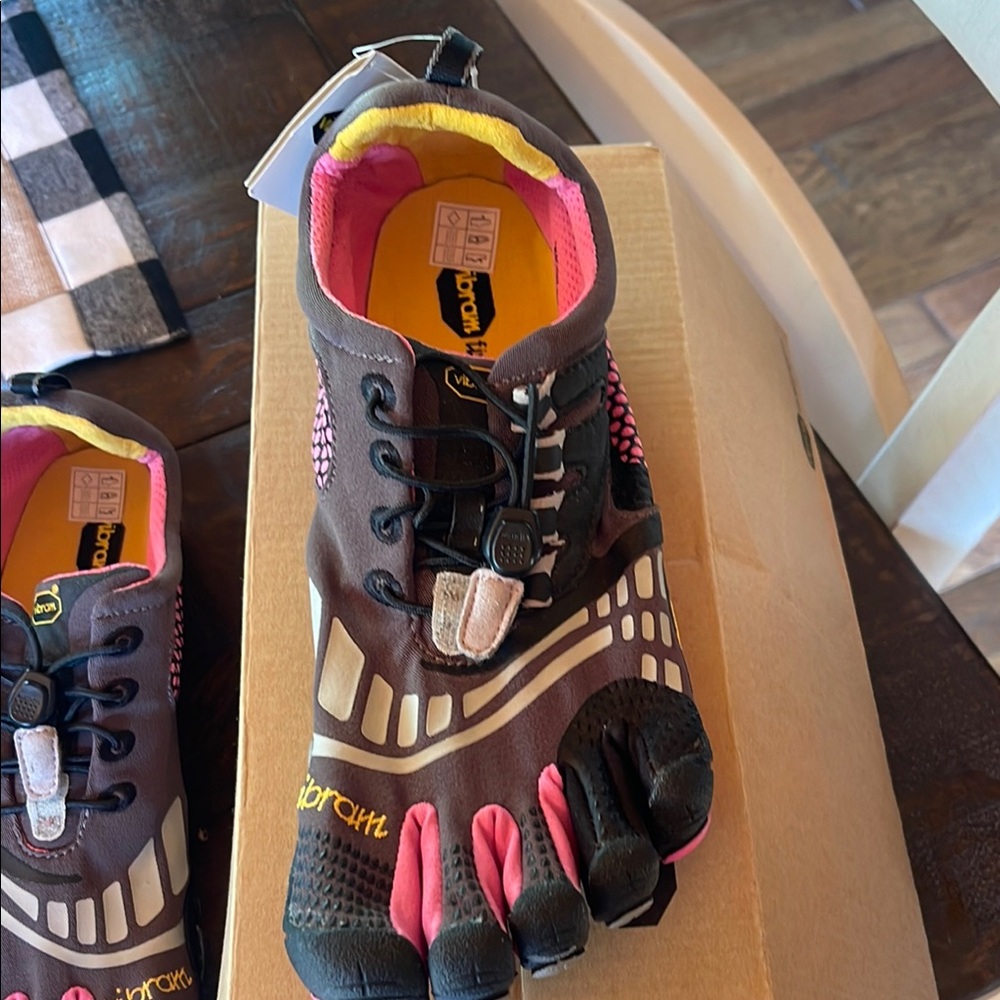 Vibram FiveFingers Black, gray and Pink Shoes. Size 42.